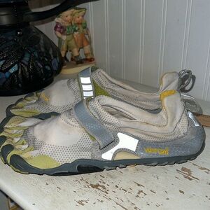 Vibram five fingers shoes sneakers size 41